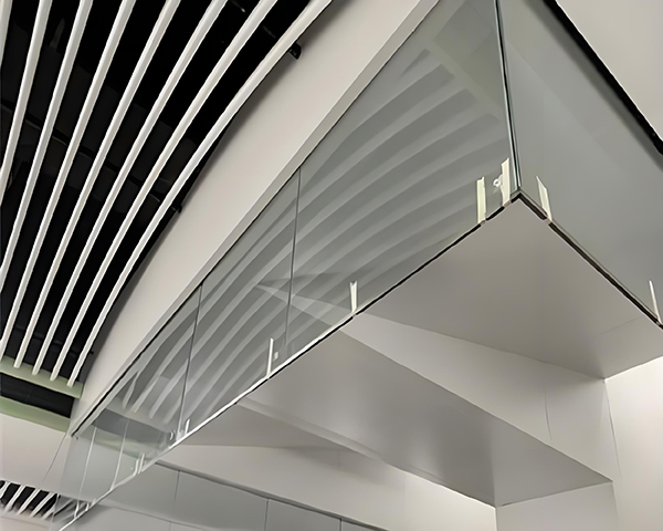 金川玻璃金川挡烟垂壁