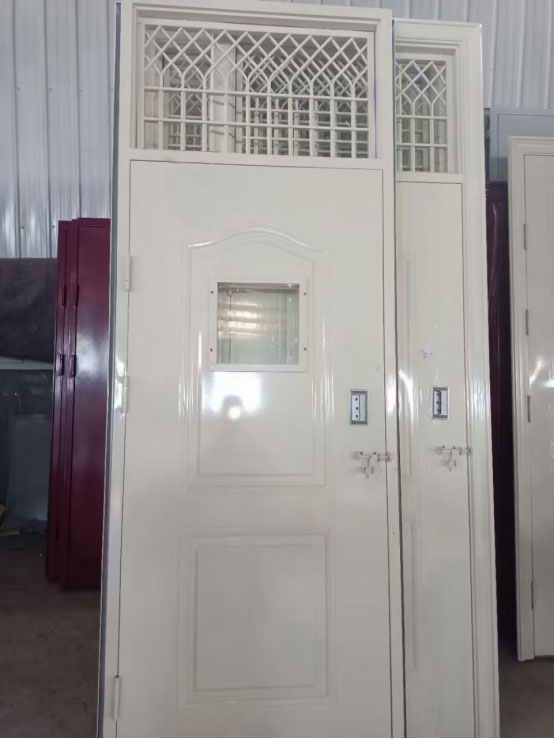 金川学校教室门 金川学校教室门