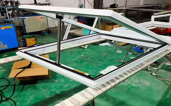 某地下车库出入口金川排烟窗配置工程