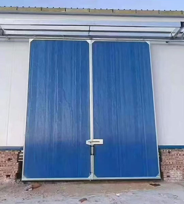 金川工业门在大型仓储物流通道中的应用实例